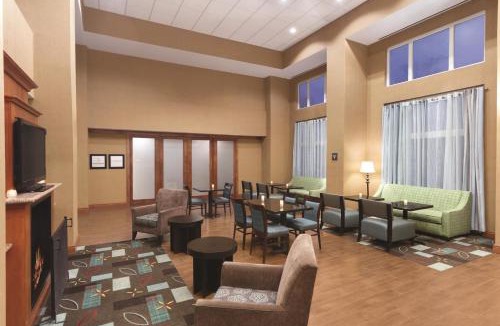Greenfield Hotel | Hampton Inn & Suites Greenfield