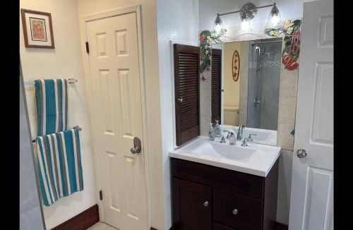 Punaluu House | Unit 05 Well Maintained Studio