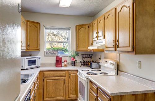 Dayton House | 4 Mi to Dtwn Dayton: Convenient Condo w/Grill