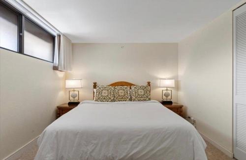 Honokowai Apartment | OCEAN VIEW condo with private balcony on 4th floor