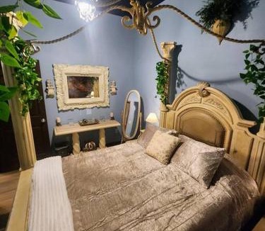Monroe Apartment | The Fairytale Cottage at High Rock Castle