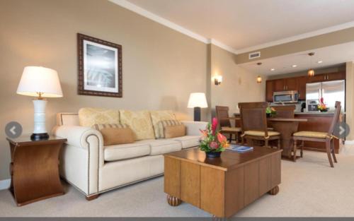 Honokowai Apartment | LUXURY mountain view resort condo with large private balcony