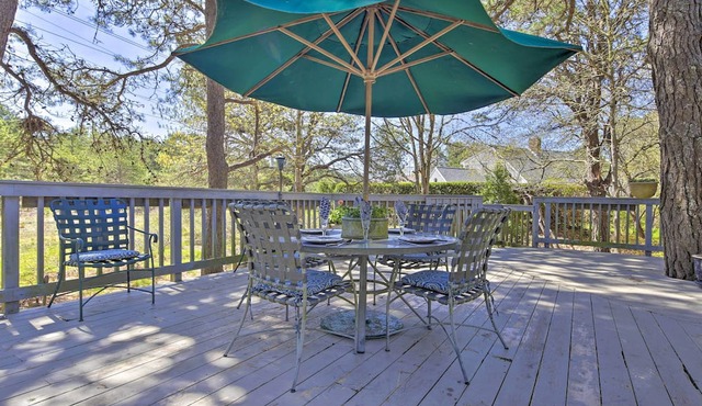 Pet-friendly Cape Cod Home w/ Deck 2 Mi to Beaches in Eastham