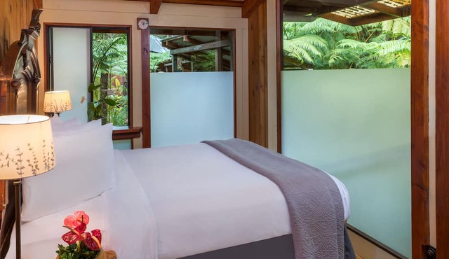 Volcano Village Lodge