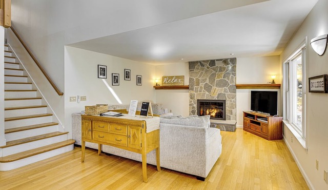 2 Mi to Winnipesaukee Shores: Gunstock Retreat in Gilford
