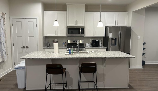 Newly built 3-bedroom townhome with comfort and style in Gibsonia