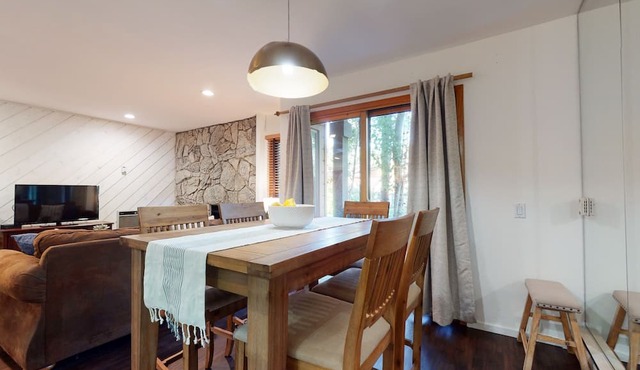 Snowcreek III 441 Pet-Friendly, BBQ Grill, Updated and On the Snowcreek Meadow by RedAwning in Mammoth Lakes