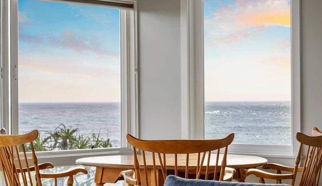 Oceanfront Hana Bay Beach Cottage. 5-Minute Walk to Hana town & beaches!