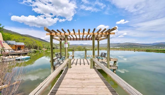 Chief's Lodge · Luxury Glamping Teepee w/King Bed on private Mtn! in Fountain Green