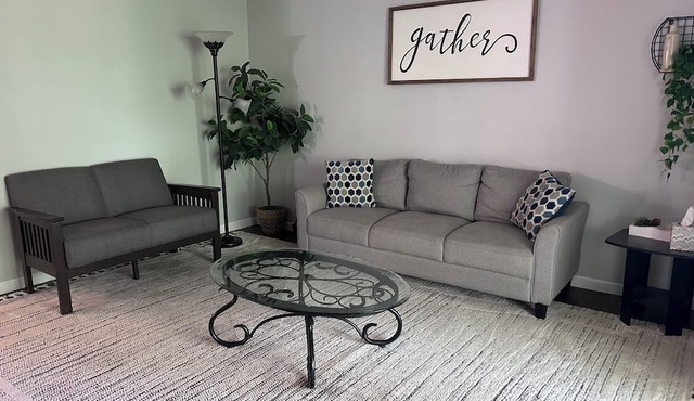 Sunny Days! Room for everyone and Pet-Friendly! in Pocatello