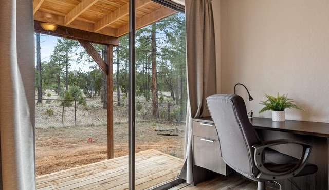 4 Bedrooms, Sleeps 16, Hot Tub, Games, Tesla Charger, Smart TV's, MORE! in Heber