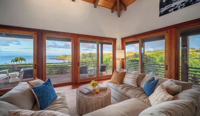 Beautiful, large 5 bedroom house with pool and jacuzzi overlooking Kalihiwai Bay in Kilauea