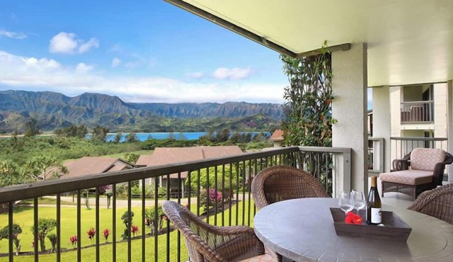 Luxury Getaway in Princeville! Swimming Pool, Full Kitchen! #1 Resort on Kauai! in Princeville