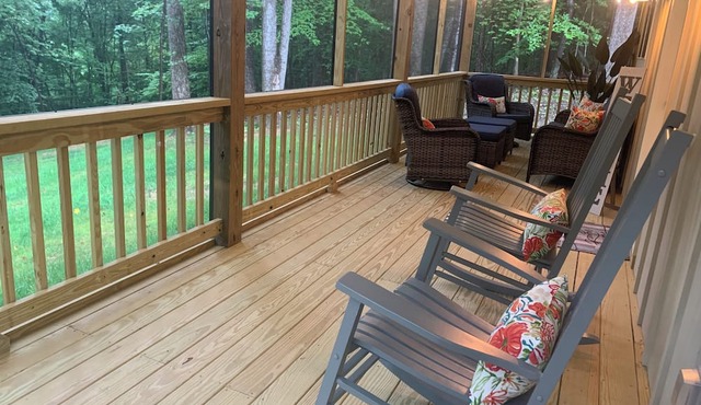 Mountain Hideaway Cabin Near Wintergreen and Rt 151 Nelson County, VA in Roseland
