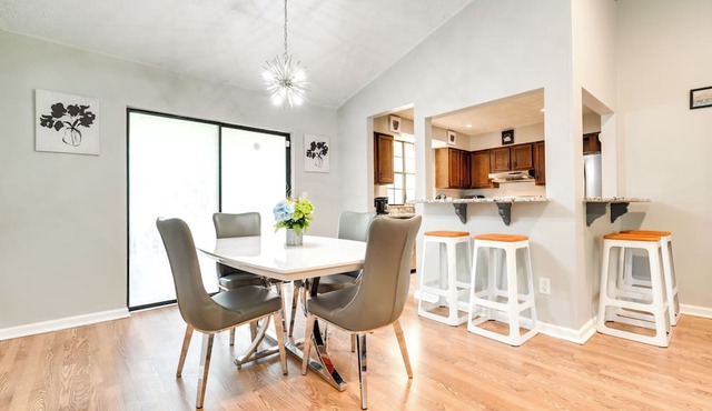 Fairburn Home w/2 Decks, Grill & Outdoor Dining! in Fairburn