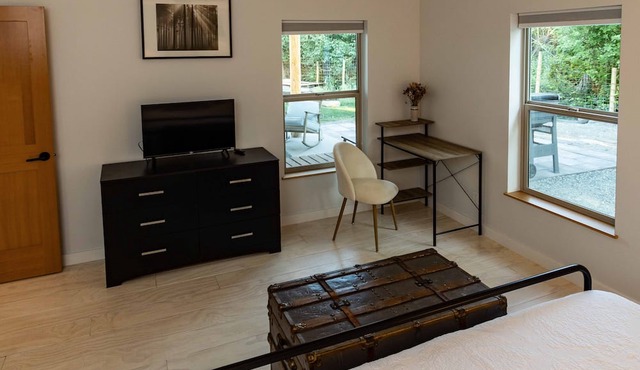The Winthrop Basecamp: Trailside vacation home—easy walk to Winthrop in Winthrop