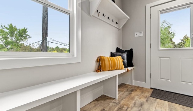 Spacious Downtown Apartment – Walk to Old Town FC! in Fort Collins
