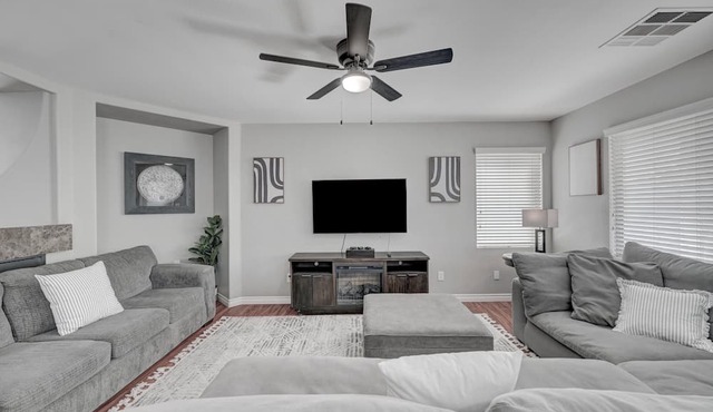 King Suite -Spa- Fast Wifi in Las Vegas