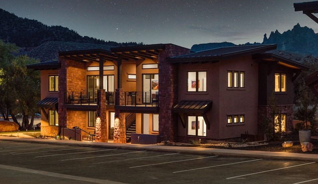LaFave-Luxury Villa at Zion: Hidden Canyon in Springdale