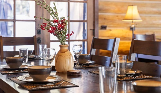 Captivating Rustic Log Cabin with Seasonal stream close to Estes Park and RMNP in Lyons