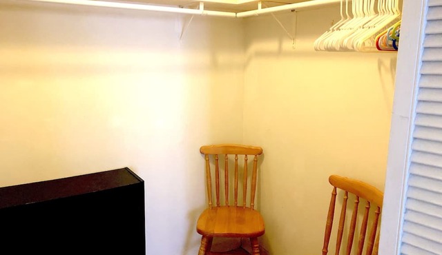 ~Waikiki~ LOWEST RATES IN AREA ~ Studio ~ Fully Furn ~ Blocks to Beach ~