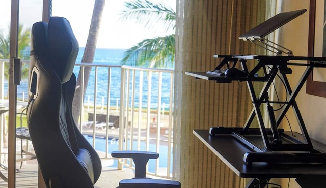 Upgraded Makaha remote work and surf oceanfront condo in Waianae