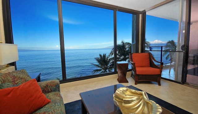 Oceanfront Mahana Condo 1BR/1BA Sweeping Views Ac, Pool