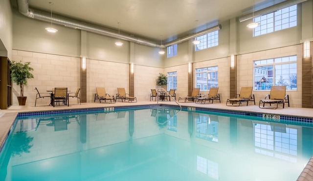 Queen Studio | Free Breakfast + Indoor Pool in Allentown
