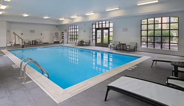Near Ohio State University! Free Breakfast Buffet & Pool Access! in Columbus