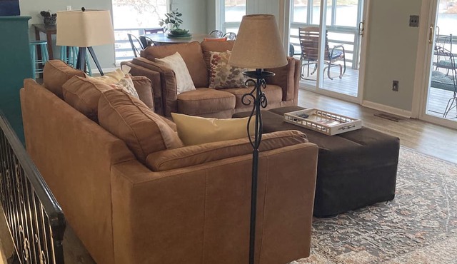 Arkansas Lakeside Stay-cation! Relax,Bike,Golf,Kayak,Swim or Chat by the Fire! in Bella Vista