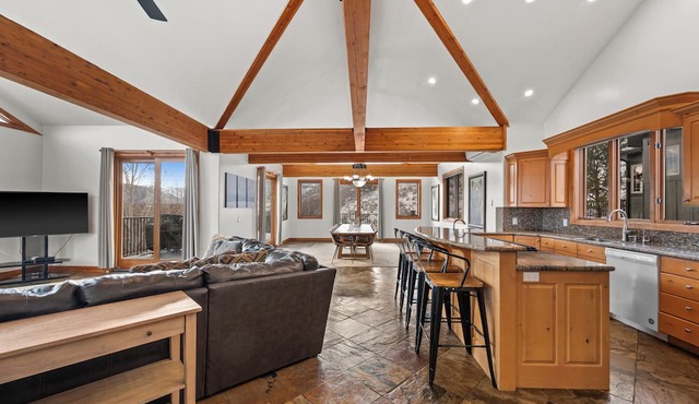 Park City Mountain Retreat with Lavish 7-Bedrooms for Winter and Summer Fun in Park City