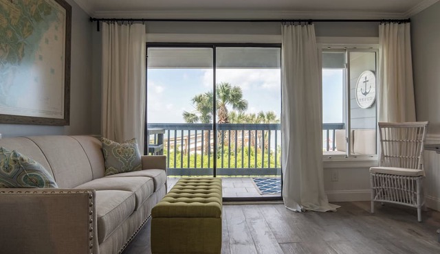 Beachfront condo as featured on HGTV! in Tybee Island