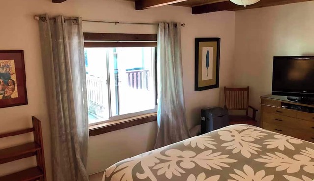Spacious 3br/1ba home, A/C & WiFi