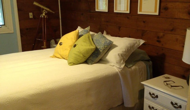 Charming Cabin On Scenic Road in Great Barrington