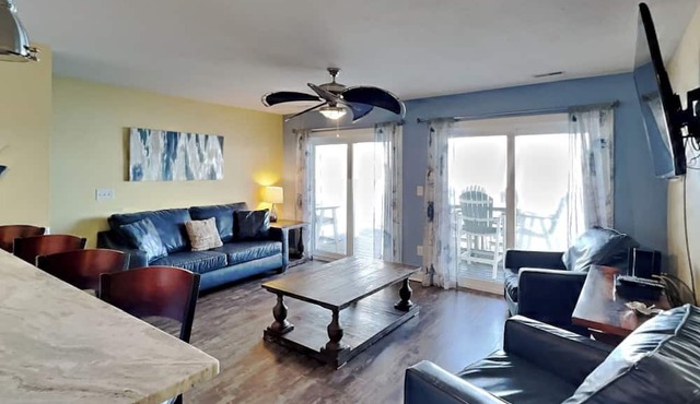 Wake Up to Water Views! Perfect for 10 ppl | C211 in Put-In-Bay