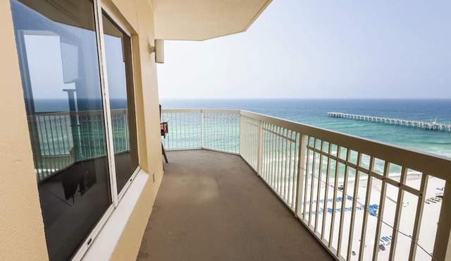 PARADISE ON THE OCEAN! TWO FREE BEACH CHAIR, FREE VIP PARKING SPACE! in PANAMA CITY BEACH