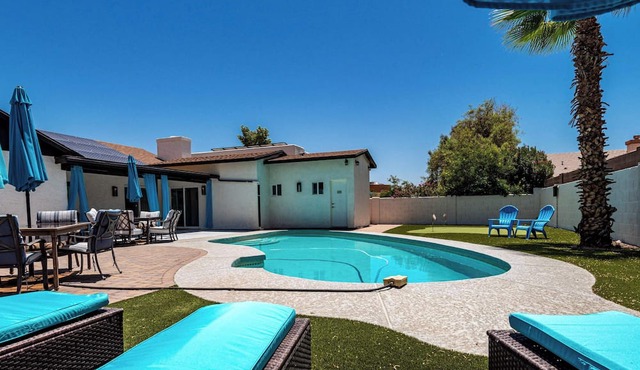 Luxury 5BR | Private Pickleball, Pool, Spa in Scottsdale