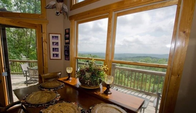 HEAVEN'S PEAK - Luxurious, mountain top retreat; 5 Star in Ranger