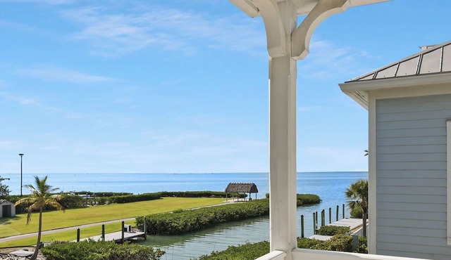 Islamorada home in Anglers Reef with Ocean Views, Dock, Com Pool & Private Beach in Islamorada