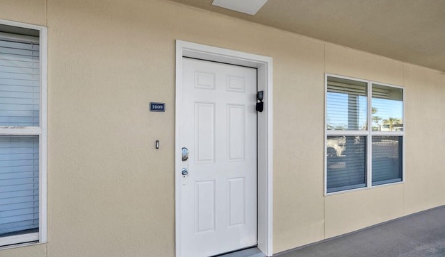 Free Amenities, Gulf-view! Private Beach! Pool! Ciboney 1009! in Destin