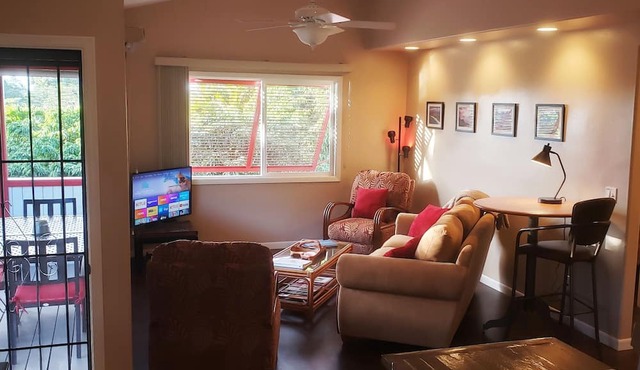 Private, Serene & Cute Cottage. Ocean Views & A/C. Near Hana Hwy.