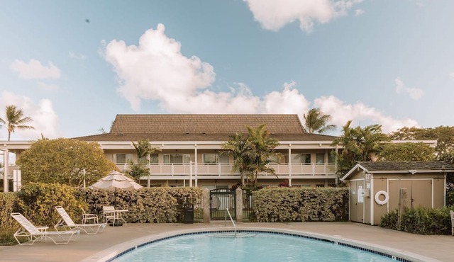 Garden View 1BR Suite with Outdoor Swimming Pool & Parking Included in Kapaʻa