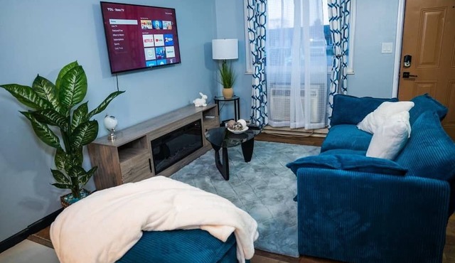 The Cozy Mood 2-bedroom apartment in tranquil Dayton with AC in Dayton
