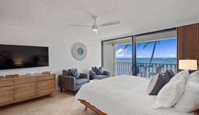 Beachfront Lahaina Shores 203 | Direct Oceanfront Studio