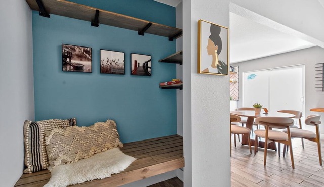 Boho Bungalow · 10 Minutes to Siesta Key Beach and 5 Minutes to Downtown. in Sarasota