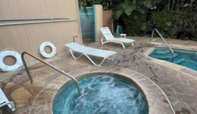Ocean Front, Beach Front, 2b/2b, near Haleiwa, North Shore property.