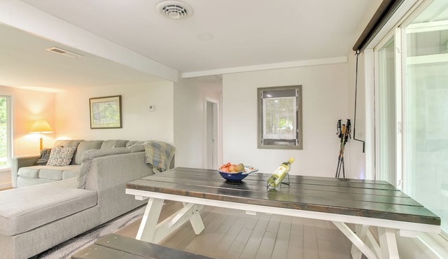 1 Mi to Burr Oak Lake: Cozy Family Home! in Glouster
