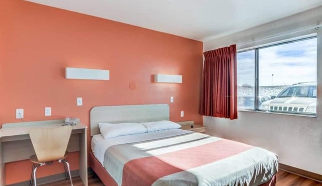 Queen Bed|Non-Smoking|Fort Collins in Fort Collins