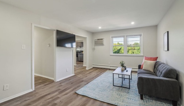 Pine Brook 124 I Modern Gem I Free Parking in Newark