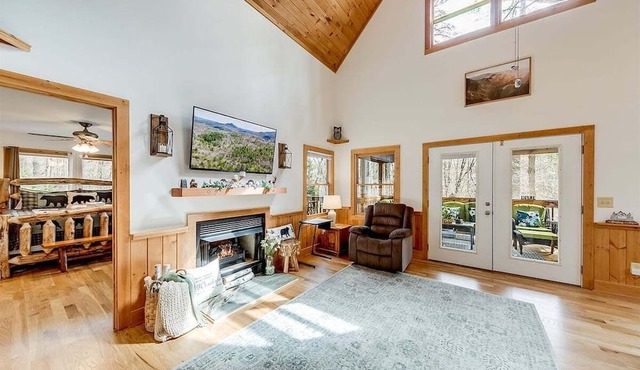 Waterfall Cabin | 2 BR in Helen | private waterfall with Hot Tub under the stars! in Sautee Nacoochee